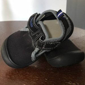 Speedo water shoes kids